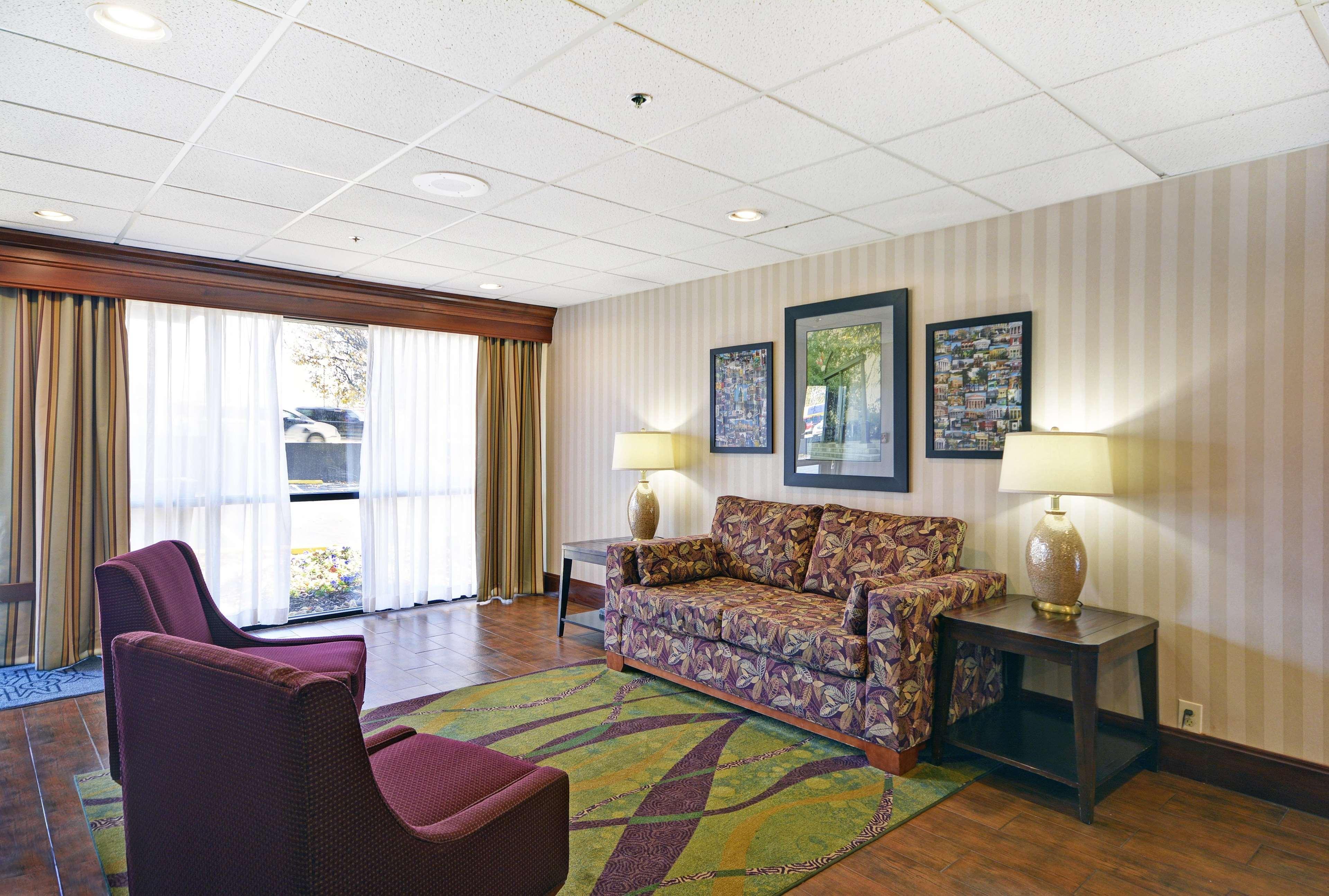Hampton Inn Athens Exterior photo