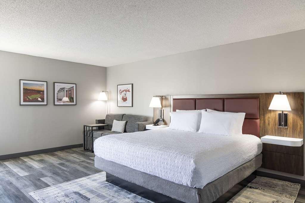 Hampton Inn Athens Room photo