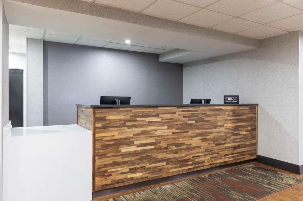 Hampton Inn Athens Exterior photo