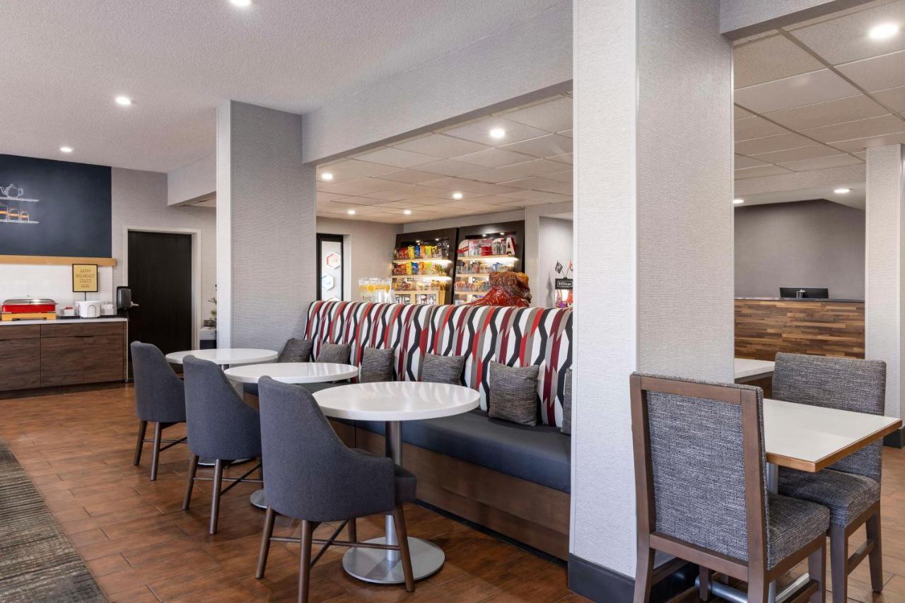Hampton Inn Athens Exterior photo