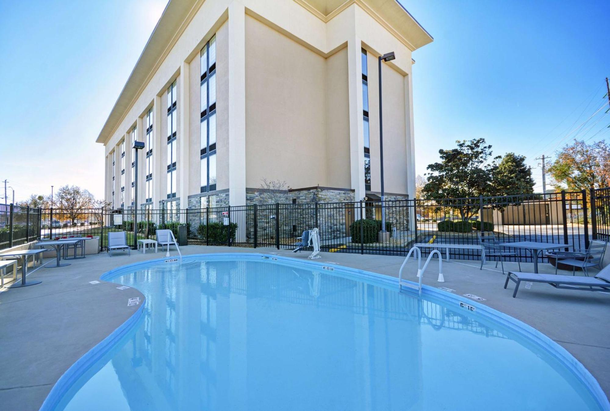 Hampton Inn Athens Exterior photo