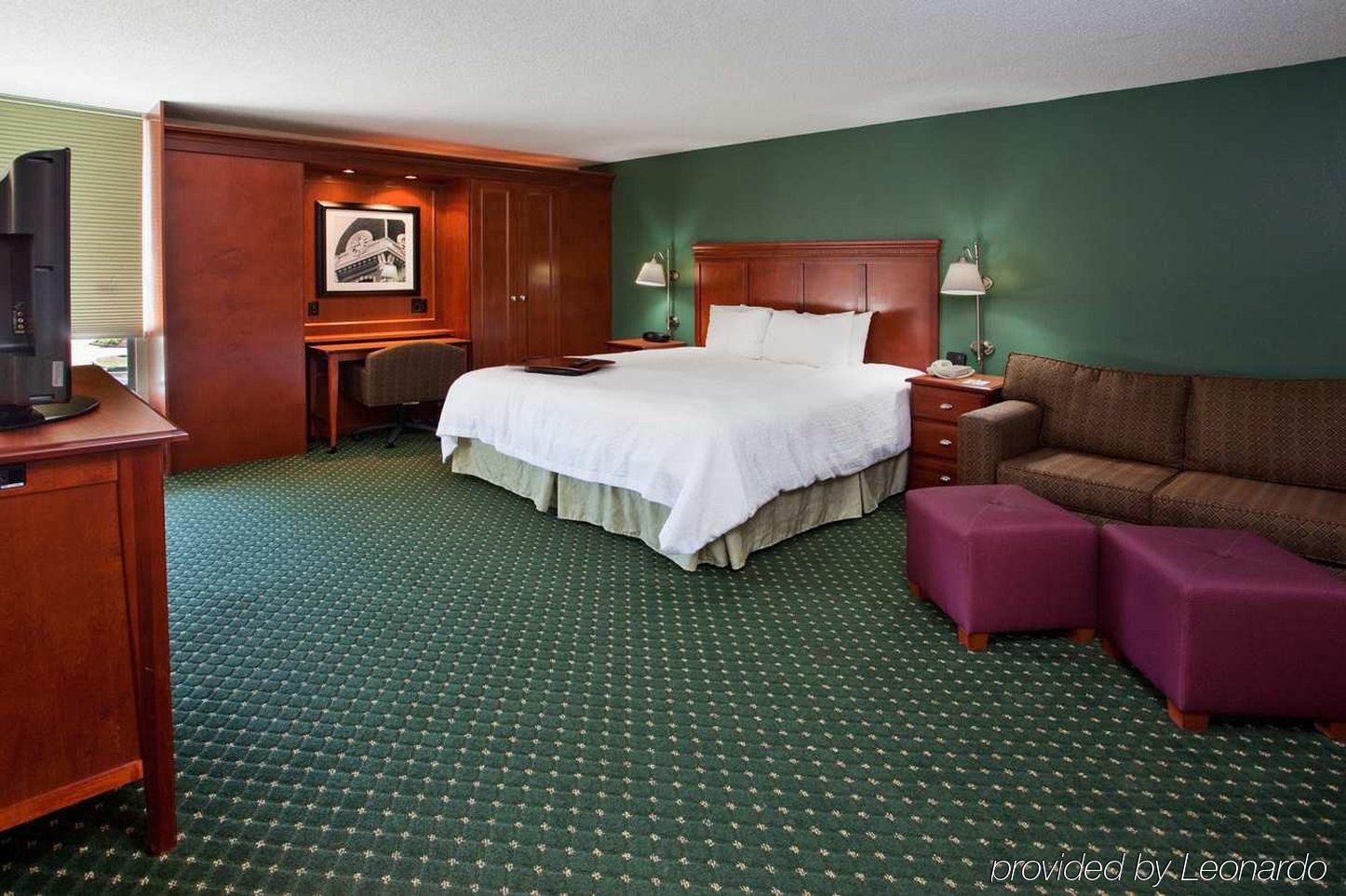 Hampton Inn Athens Exterior photo