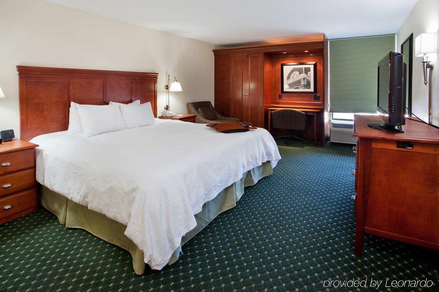 Hampton Inn Athens Exterior photo